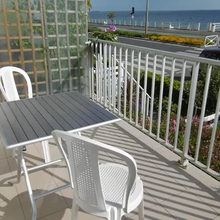 דירה Renove Face Avec Terrasse, 2 Pieces, 3 Couchages A - Fr-1-245-193