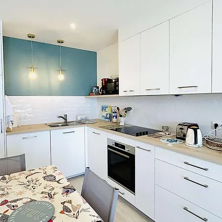 Renove Face Avec Terrasse, 2 Pieces, 3 Couchages A - Fr-1-245-193 דירה